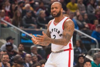  保罗关键抢断，马刺险胜太阳止颓势  