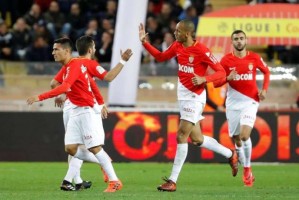  昂热铁卫门线救险保住宝贵平局积分  