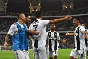  尤文逆转胜米兰重返榜首  