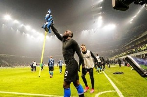  AC米兰主场逆转战胜尤文图斯保争四希望  