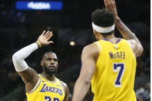  湖人险胜勇士，晋级总决赛在望  