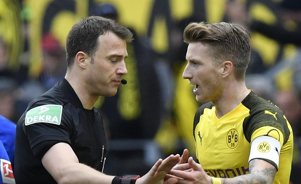  沙尔克04新帅首秀失利遭遇球迷倒戈  